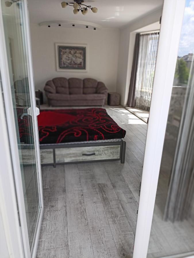 Home In Center With Jacuzzi Ivano-Frankivszk Kültér fotó